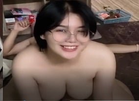 ใครคาดว่าจะพาเพื่อนที่ดีที่สุดกลับบ้านเพื่อสำรวจน้องสาวของเขา
