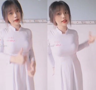 บนเตียงสาวสวยของแฟนของเธอตอบสนองความปรารถนา